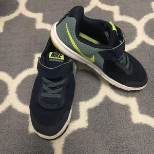Boys Nike gym shoes